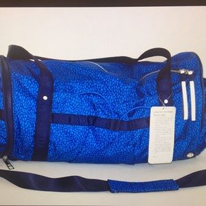 Lululemon Run ways duffel bag